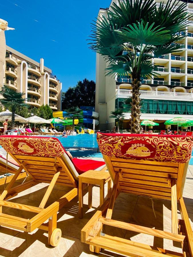 Planeta Hotel & Aquapark Free Beach Access Sunny Beach Exterior foto The swimming pool at the hotel