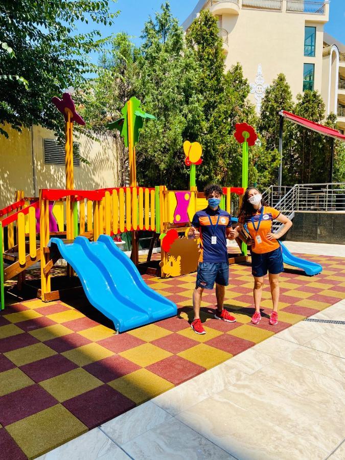Planeta Hotel & Aquapark Free Beach Access Sunny Beach Exterior foto Playground at the school