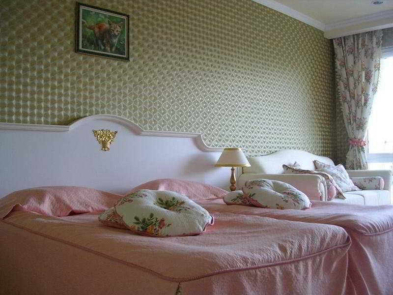 Planeta Hotel & Aquapark Free Beach Access Sunny Beach Exterior foto A bedroom at the hotel
