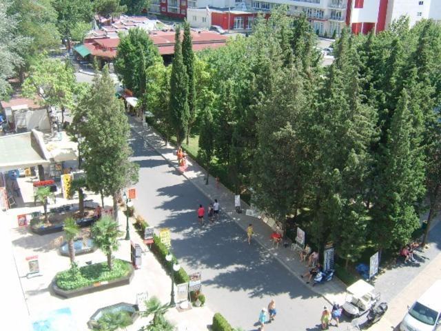 Planeta Hotel & Aquapark Free Beach Access Sunny Beach Exterior foto The main square of the town