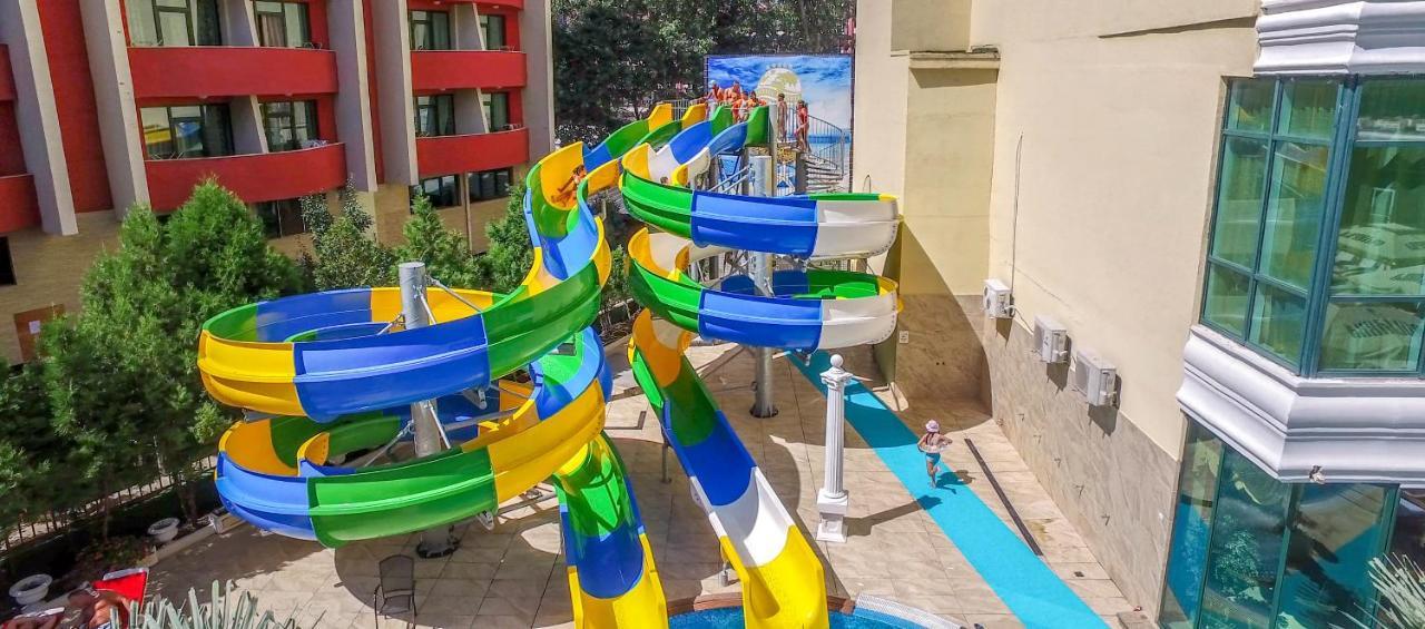 Planeta Hotel & Aquapark Free Beach Access Sunny Beach Exterior foto Water park in the hotel