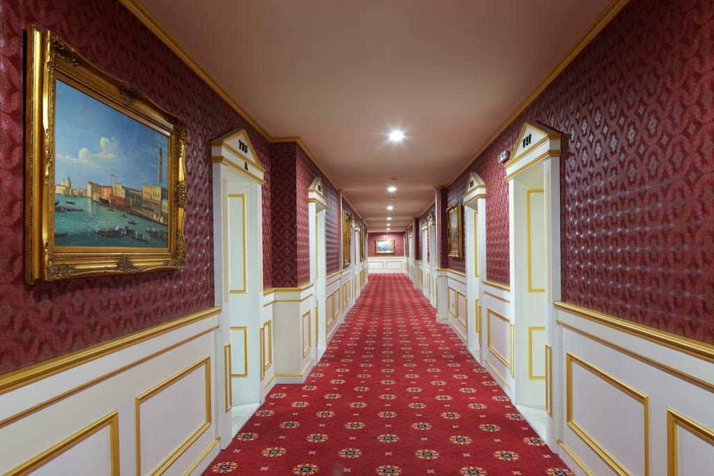 Planeta Hotel & Aquapark Free Beach Access Sunny Beach Exterior foto A corridor
